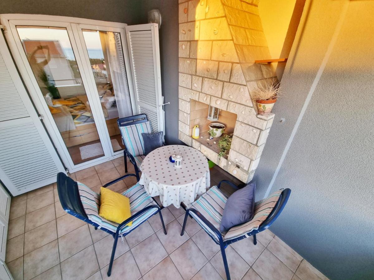 Deluxe Novalja Apartment Exterior photo
